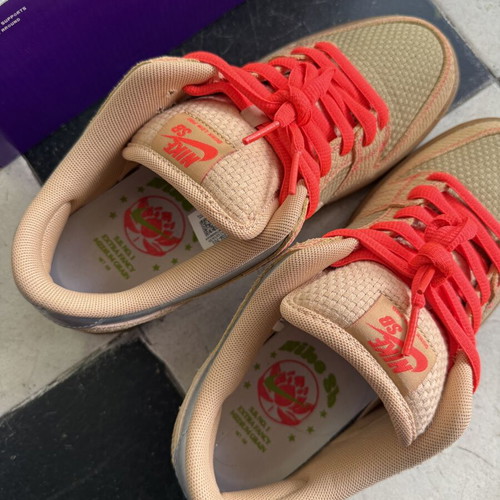 Nike Dunk SB Som Tum sneakers, beige, size 42.5