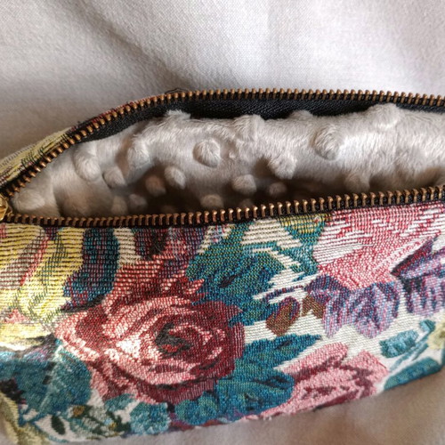 Cosmetic bag new with gobelin fabric