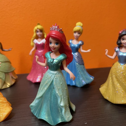 Disney Magiclip princess mini figure set of 8, like new