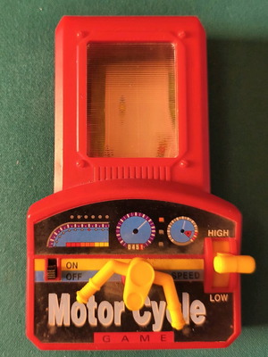 Electronic children's game like new, battery operated