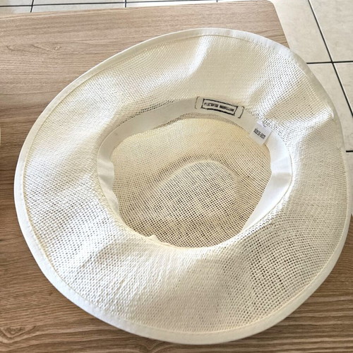Summer hat ivory color with black band size S new