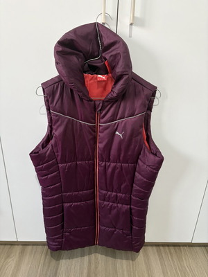 Puma hooded vest like new, lightweight and warm