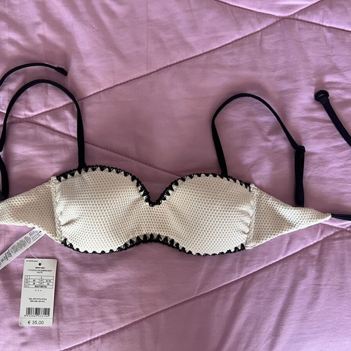 Calzedonia swimwear top new, size 2, black and white