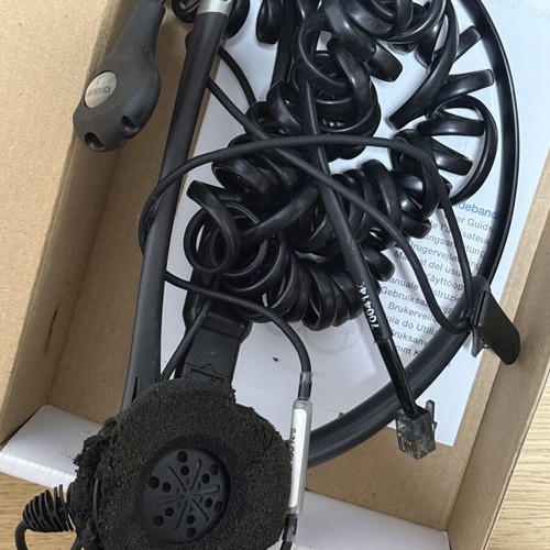 Headset microphone used