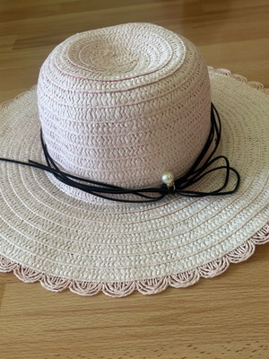 Beach hat pale pink used