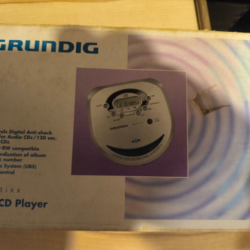 Grundig Mystixx CPD 9200 Portable CD Player used with case and headphones