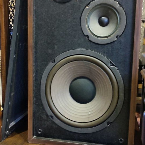 Στερεοφωνικό Yamaha μεταχειρισμένο με ενισχυτή Dolby Surround και ηχεία Sherton