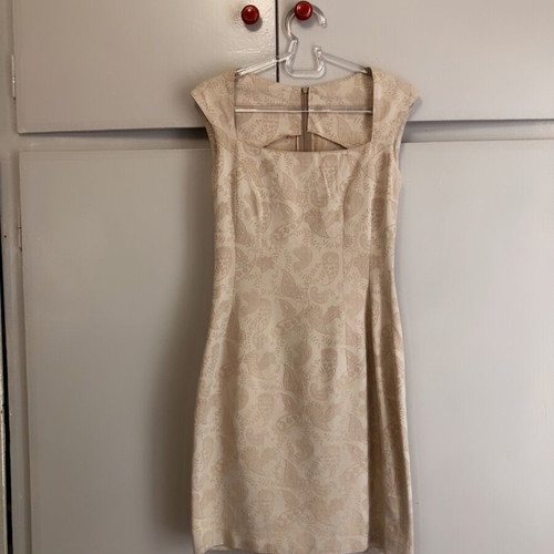 Character dress like new, size M 38 10