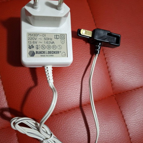 Black & Decker 751308-01 charger used for handheld vacuum 13.6V