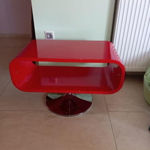 TV stand retro Italian style, glossy lacquer, like new, missing glass