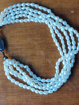Vintage freshwater pearl bracelet in like new condition, 18cm