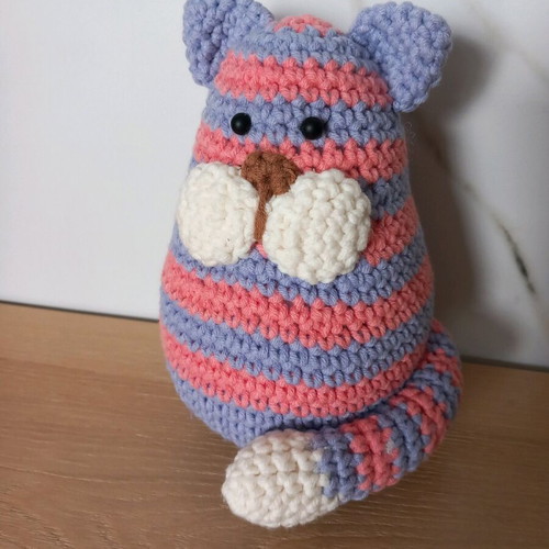 Knitted cat doll new, handmade, 17 cm