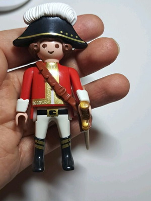 Playmobil φιγούρα Βρετανού στρατιώτη με κόκκινη στολή και σπαθί