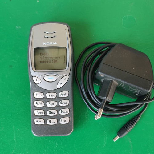 Nokia 3210 grey/silver vintage phone used