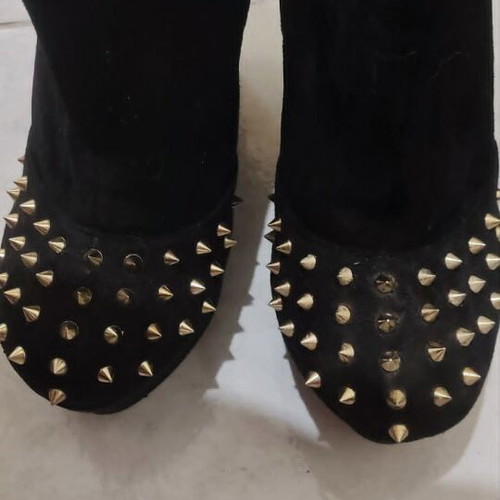 Ankle boots with studs size 40 like new, black, wedge heel