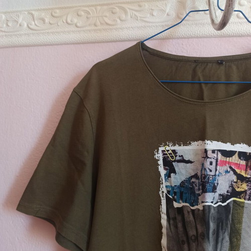 BodyTalk men's t-shirt khaki large like new