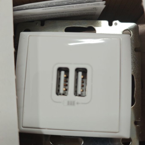 Legrand Valena USB Charger pack of 5 new, model 770470