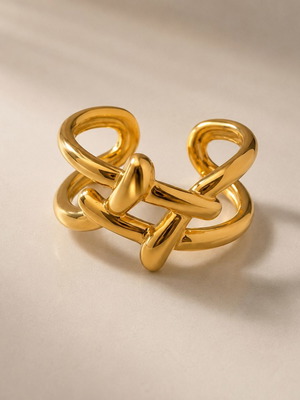 Statement ring chunky knot design gold tone new