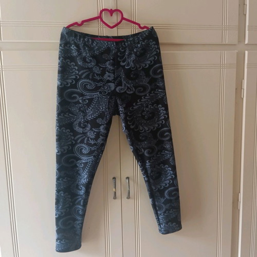 Leggings with inner lining new, black and blue, fits Large to 3XL