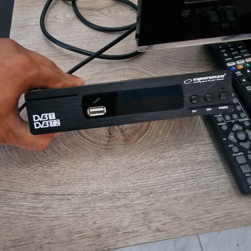 Samsung 50-inch TV with decoder