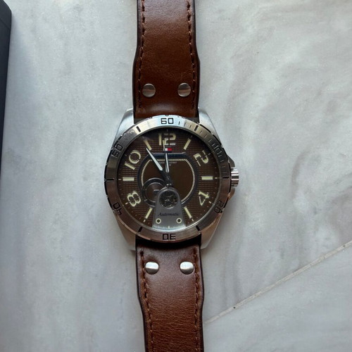 Tommy Hilfiger Automatic TH.79.1.14.0796 men's watch used with box and booklet