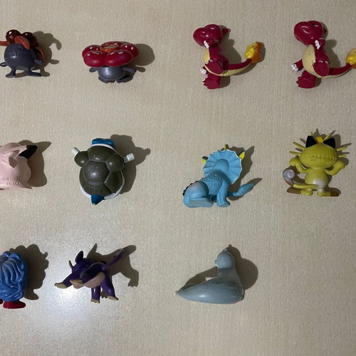 Pokemon vintage TOMY CGTSJ lot of 25 figures and discs used