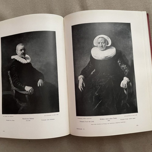 Rembrandt art book with 565 illustrations, German edition