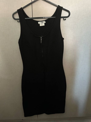 Women's dress used, black, size S with zipper