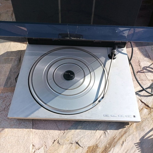 Bang&Olufsen sound system like new with speakers, turntable, radio, amplifier and cassette
