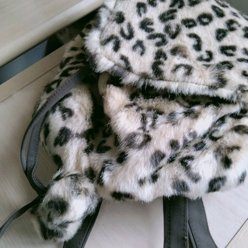 Leopard print backpack like new, beige and brown