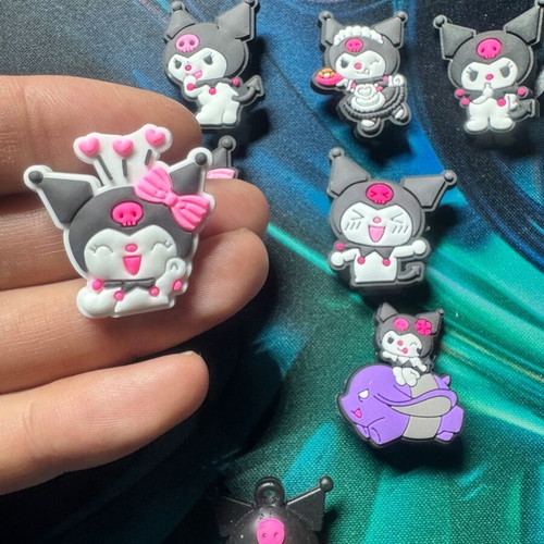 Kuromi charms like new, pack of 7 plus 1 for necklace