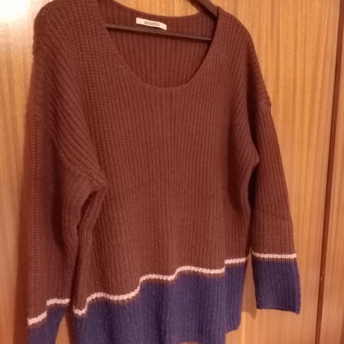 Attrattivo knitted sweater like new, burgundy and blue, size Large