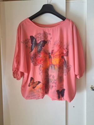 Pink shirt like new, one size