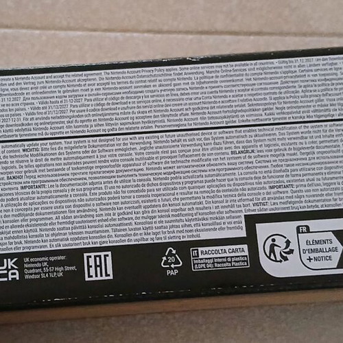Nintendo Switch Lite Zelda box like new