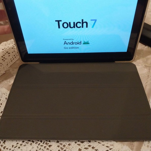Touch 7 Tablet like new with Android Go and protective case