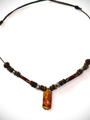 Carved bone jewelry Maori Tribe New Guinea pendant pendant 1815