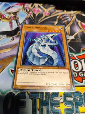 Cyber Dragon SDCS-EN003 Yu-Gi-Oh card like new