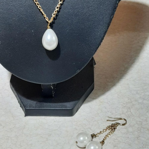 Jewelry set with pearls in steel, necklace length 60 cm, new