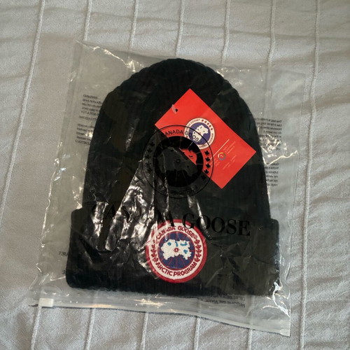Canada Goose wool hat new, one size, black