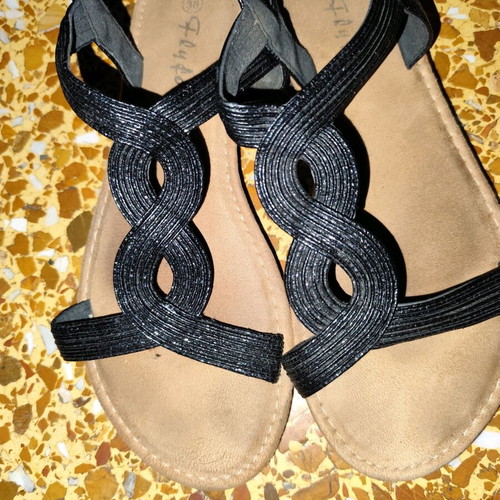 Black sandals used size 38