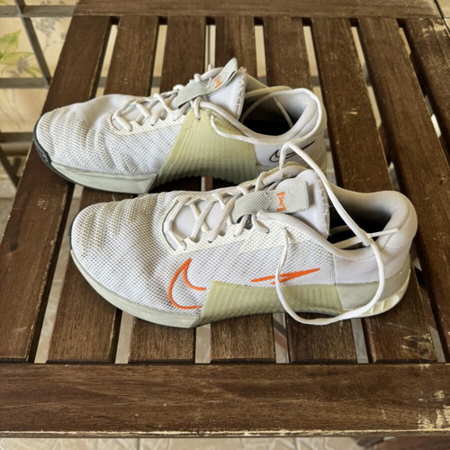 Nike Metcon 9 athletic shoes used, size 45, white
