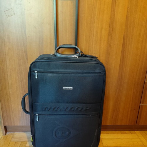 Dunlop Medium Suitcase new, black with wheels