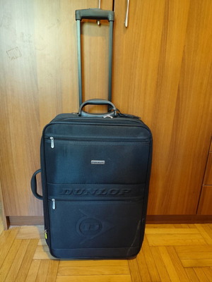Dunlop Medium Suitcase new, black with wheels