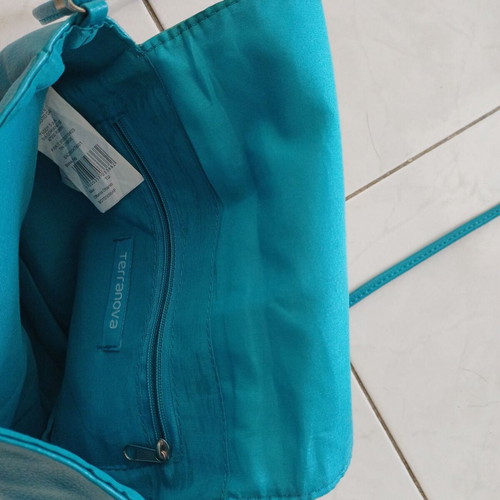 Crossbody bag TerraNova like new, blue turquoise