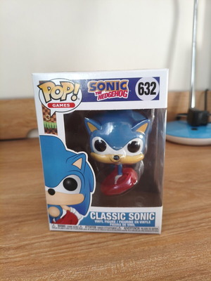Funko Pop Classic Sonic 632 like new