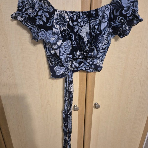 Floral crop top Teranova medium like new summer