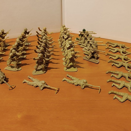 American 1/32 scale toy soldiers, 43 pieces