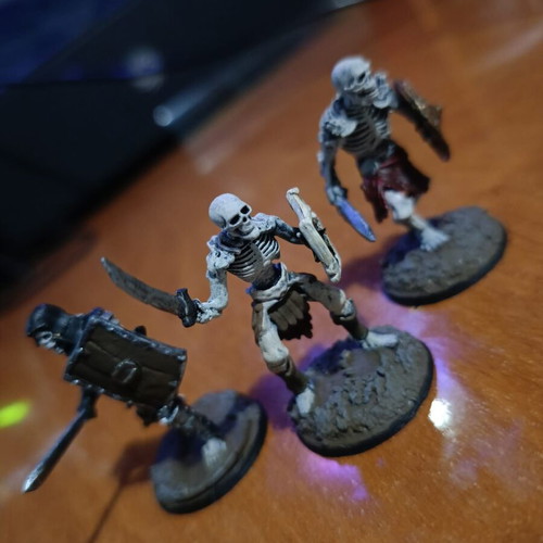 Skeleton Warriors miniatures painted like new, set of 3