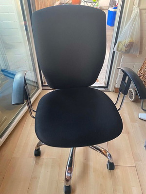 Office chair like new, fully functional