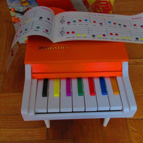 Pianino musical toy piano new, in box from the 70s